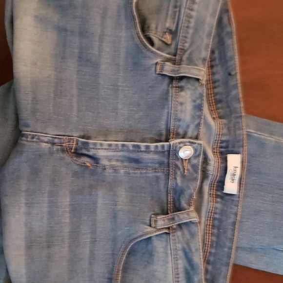 Jeans - Picture 2 of 2